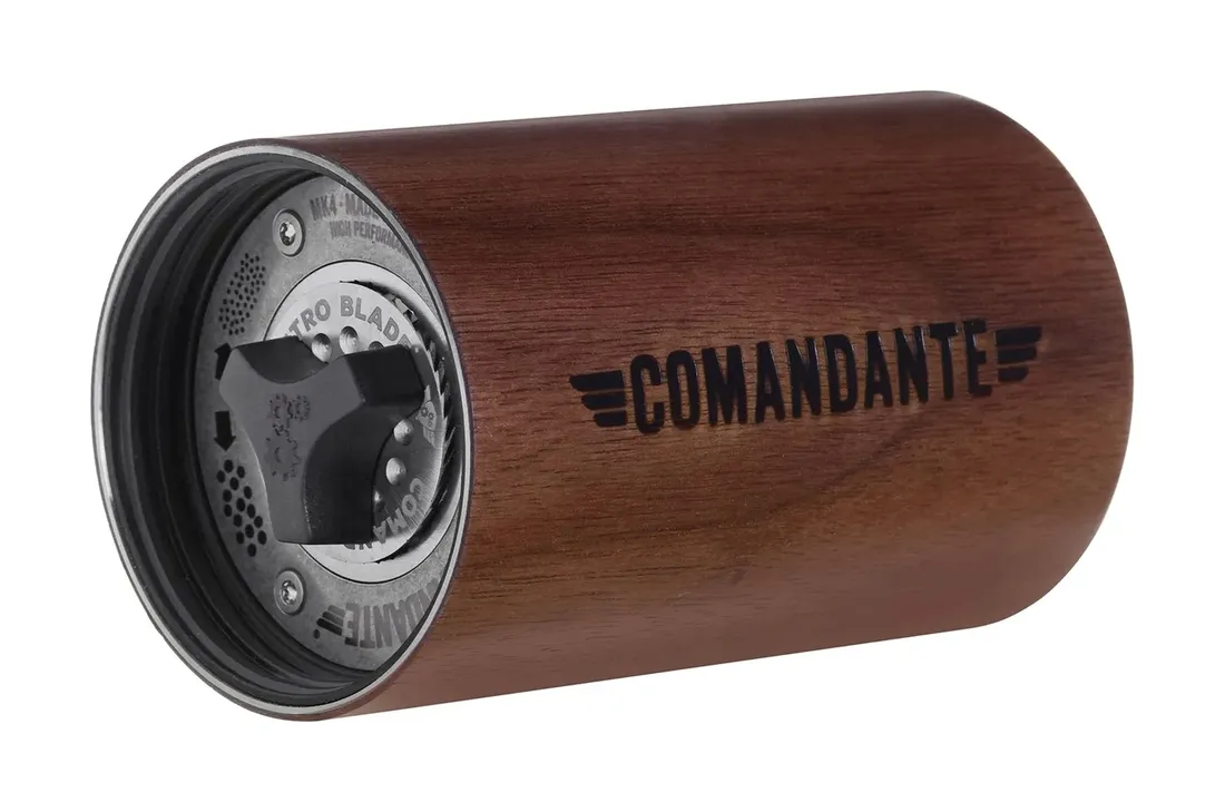 comandante-c40-mk4-nitro-virginia-walnut