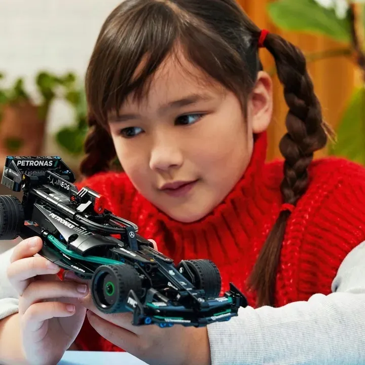 lego-technic-mercedes-amg-f1-w14-e-performance-pull-back-42165