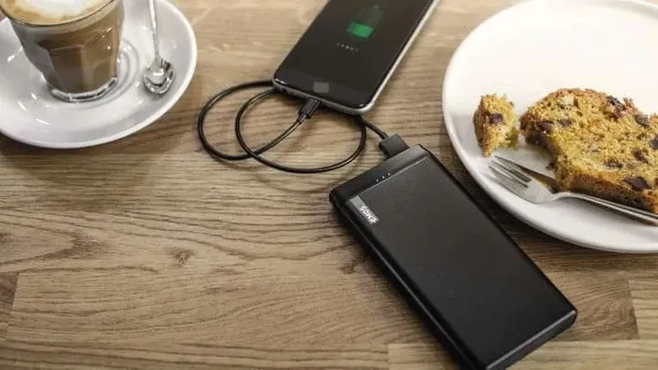 kieszonkowy-power-bank-10000mah-usb-micro-usb-typc-stan-nowy-kolor-czarny