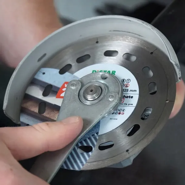 diamentowa-tarcza-tnaca-distar-esthete-2-0-gres-rodzaj-tarczy-tnaca