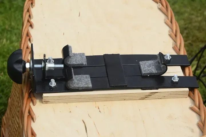 koszyk-wiklinowy-kosz-na-rower-bagaznik-dla-psa