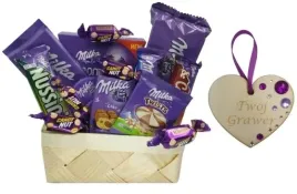 kosz-prezentowy-grawer-slodycze-milka-na-prezent