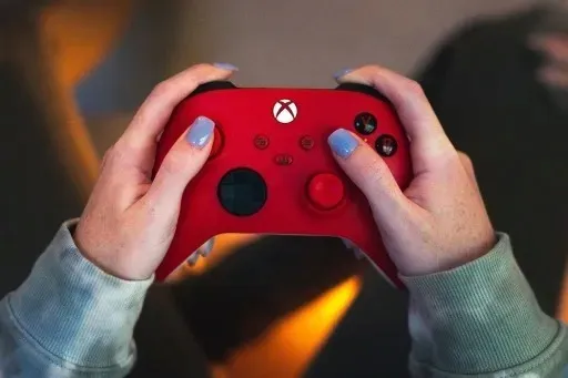 kontroler-microsoft-xbox-series-x-s-czerwony