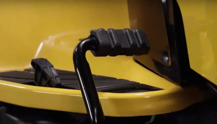 traktorek-kosiarka-cub-cadet-xt1os107-hydro-plug-rodzaj-regulacji-wysokosci-koszenia-centralna