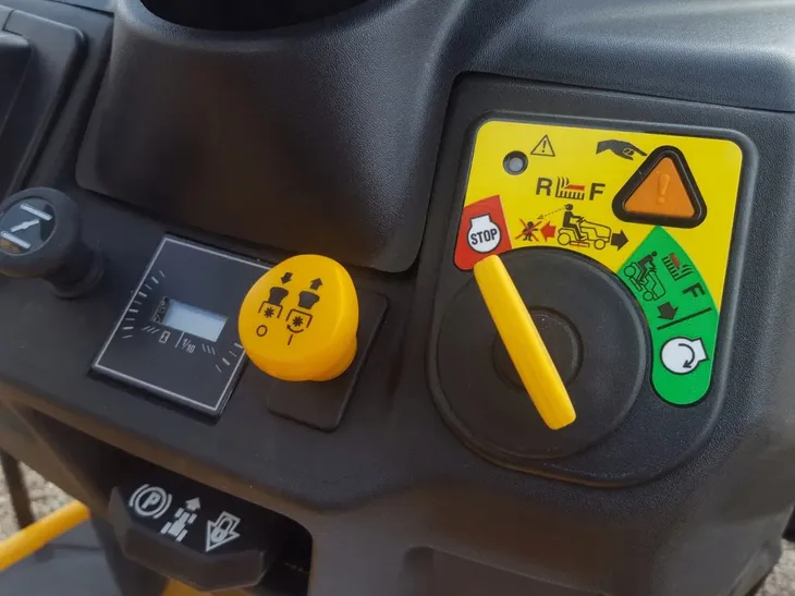 traktorek-kosiarka-cub-cadet-xt1os107-hydro-plug-naped-naped-na-kola