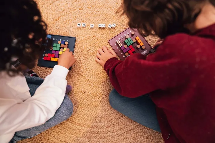 smart-games-genius-square-gra-logiczna-dla-2-graczy-rodzaj-podstawa