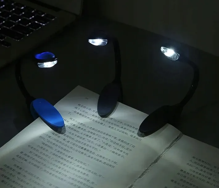 zd20c-lampka-led-klips-niebieska-zasilanie-bateryjne