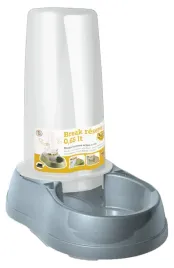 karmidlo-dla-psow-i-kotow-650-ml-niebieskie-kerbl