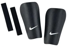 ochraniacze-pilkarskie-nike-nagolenniki-guard