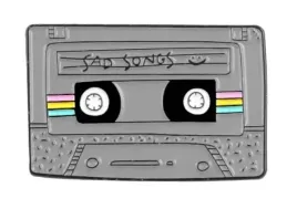 pin-przypinka-metalowa-kaseta-magnetofonowa-magnetofon-lata-90
