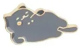 pin-przypinka-metalowa-zlota-kotek-lezacy-szary