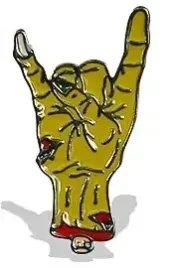 pin-przypinka-metalowa-zombie-reka