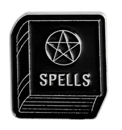 pin-przypinka-metalowa-srebrna-ksiega-czarny-zaklecia-pentagram