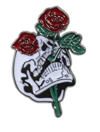 pin-przypinka-metalowa-czaszka-roze
