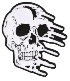 pin-przypinka-metalowa-czaszka-rozplynieta