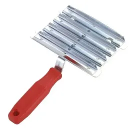 zgrzeblo-metalowe-dla-bydla-i-koni-8-rzedowe-95-x-145-cm-kerbl