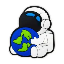 przypinka-pin-do-butow-crocs-crocsow-ozdoba-astronauta-kosmos-ziemia