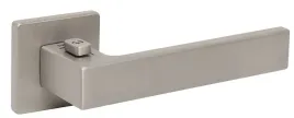 klamka-tupai-4275-5sq-142-prive-prawa-nikiel-z-przyciskiem-na-rekojesci