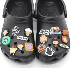 przypinka-pin-do-butow-crocs-crocsow-ozdoba-przyjaciele-friends-17-sztuk