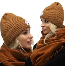 karmelowa-jesienna-modna-czapka-wywijana-n1