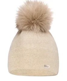 bezowa-elegancka-czapka-z-futrzanym-pomponem-a13