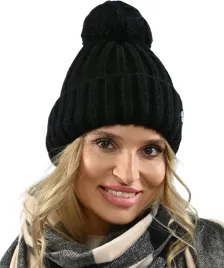 gruba-czapka-damska-prazkowana-z-pomponem-czarna