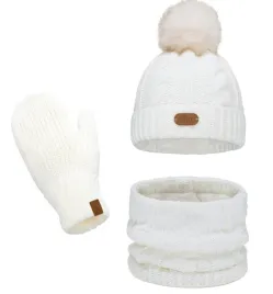 zimowy-komplet-dzieciecy-ciepla-czapka-komin-rekawiczki-modny-pompon-a1