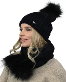 czarny-komplet-czapka-polar-szalik-dwa-pompony-d1