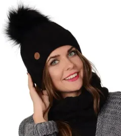 czarny-damski-zestaw-czapka-plus-komin-k7