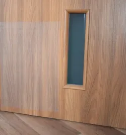 folia-ochronna-na-drzwi-50x100-cm