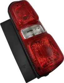 lampa-tyl-proace-jumpy-iii-traveller-expert-iii-vivaro-c-16-prawa-nowa