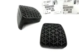 gumy-nakladki-pedalow-hamulec-sprzeglo-opel-astra-k-39009722-39009726-oe