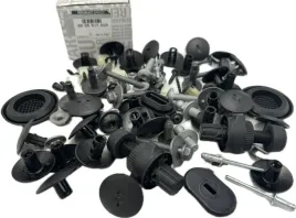 zestaw-spinek-klapy-tyl-klapa-tyl-dacia-jogger-oryginal