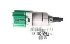 wlacznik-swiatel-stop-citroen-berlingo-16hdi-08-oryginalny