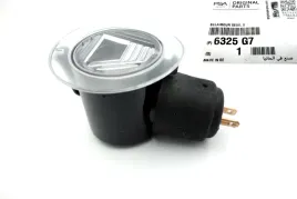 oswietlenie-w-lusterku-peugeot-3008-5008-lampka-r