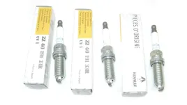 swiece-zaplonowe-3-sztuki-09-tce-clio-iv-oryg