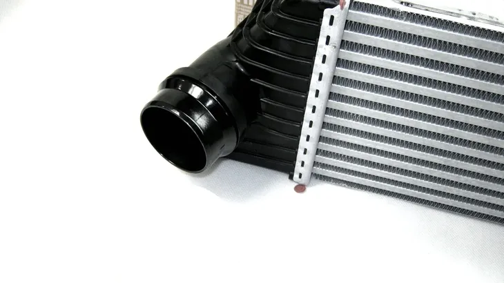 intercooler-master-iii-movano-2-3-dci-2010-producent-czesci-bez-marki