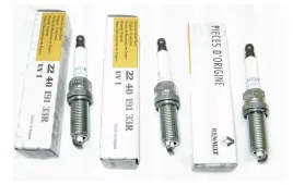 swiece-zaplonowe-3-sztuki-09-tce-clio-iv-oryg
