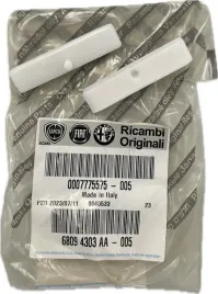 prowadnica-wodzik-przedniej-szyby-fiat-doblo-i-fca-oe-fiat-7775575