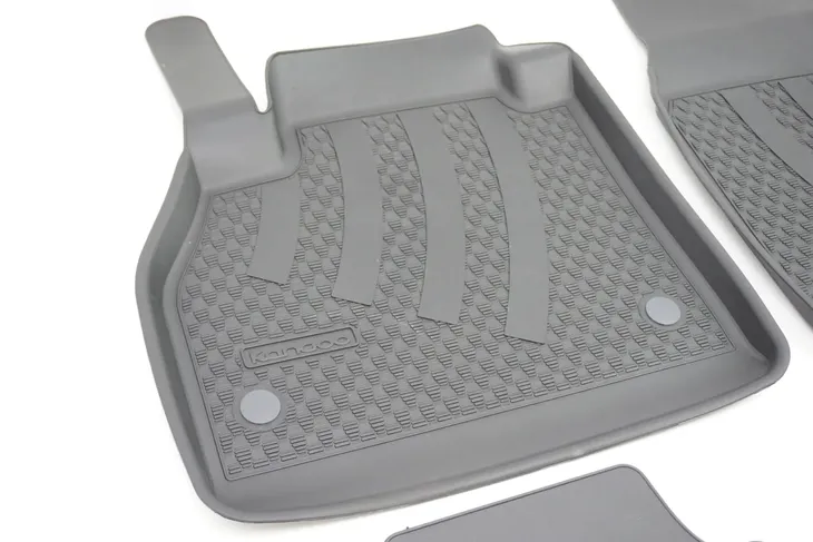 dywaniki-gumowe-dacia-duster-nowe-oryginal-liczba-elementow-komplety-numer-katalogowy-producenta-7711428149