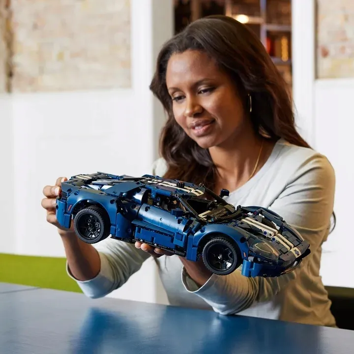 lego-technic-2022-ford-gt-42154