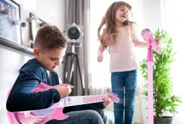 gitara-elektryczna-rockowa-z-mikrofonem-na-statywie-karaoke-dla-dzieci