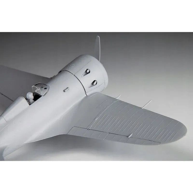 1-48-soviet-fighter-polikarpov-i-16-typ-5