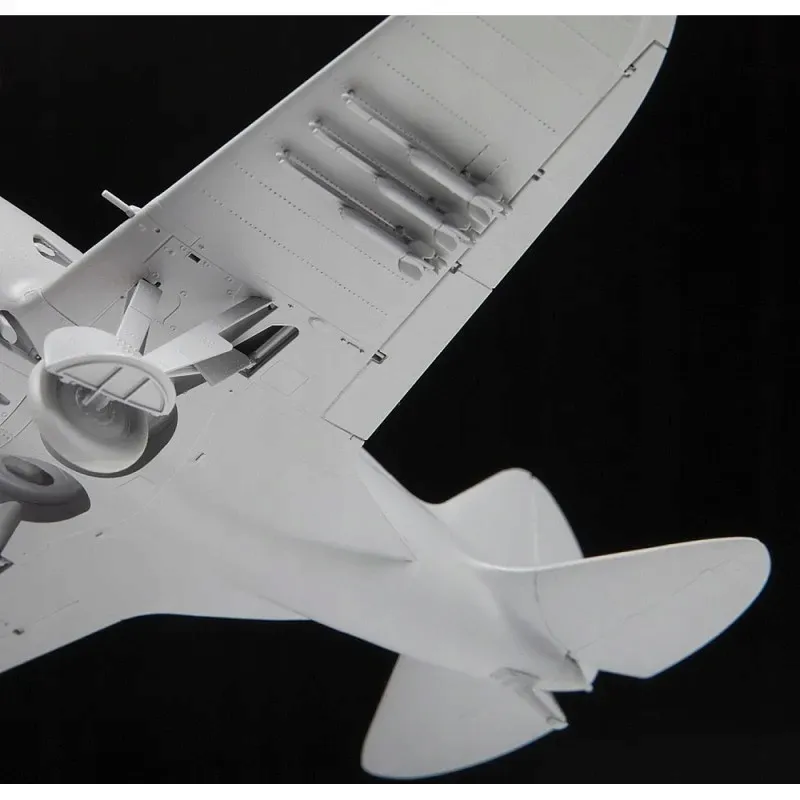 1-48-soviet-fighter-polikarpov-i-16-typ-5-marka-zvezda