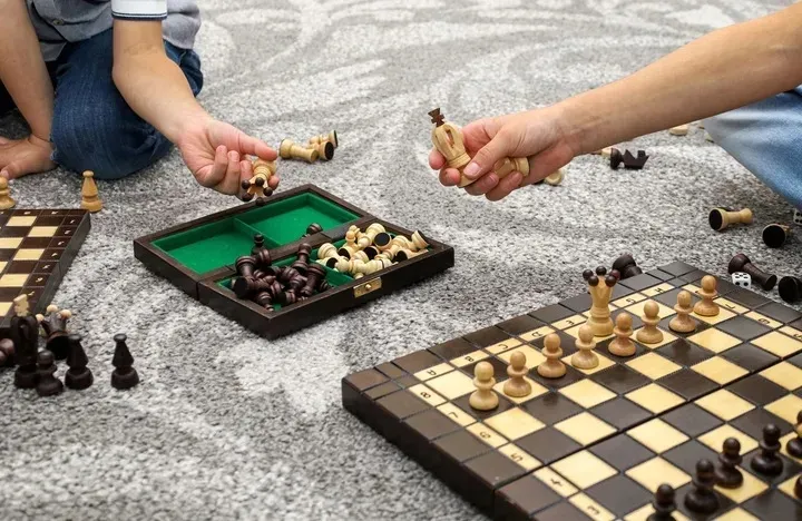 szachy-drewniane-recznie-robione-w-polsce-31x31-cm-material-inny