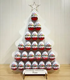 kalendarz-adwentowy-choinka-na-jajka-niespodzianki-z-imieniem-na-prezent