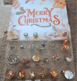 kalendarz-adwentowy-bizuteria-charms-dla-dzieci-bransoletki-mikolaj