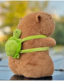 maskotka-kapibara-duzy-pluszak-z-plecakiem-zolwiem-zolw-plecak-capybara-mis