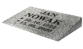 tablica-granitowa-nagrobna-poduszka-na-nagrobek-strzegom-30x20