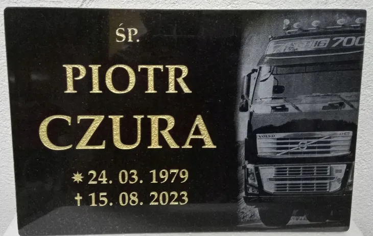 Tablica granitowa na nagrobek grób czarna 30x20 Z KLINEM